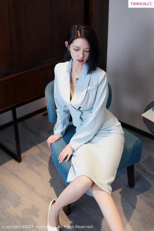   [XiuRen]高清写真图 2023.06.09 No.6885 乔一一 丝袜美腿第18张图片